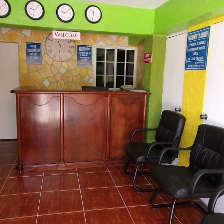 Tropical Manor Inn Half-Way-Tree Kingston Bagian luar foto