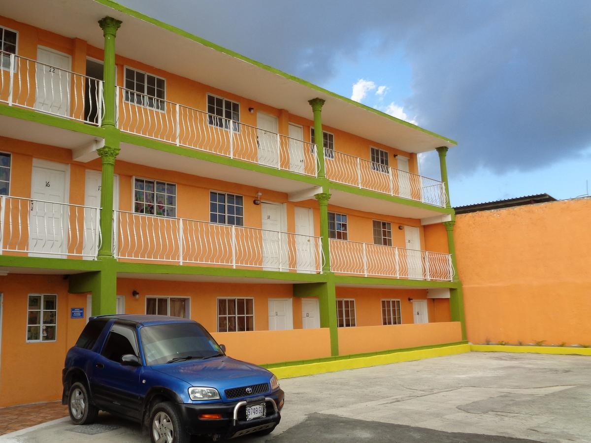 Tropical Manor Inn Half-Way-Tree Kingston Bagian luar foto